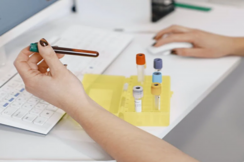 
              男性精子成活率低于30%做二代代生公司怎样成功率是多少？
       